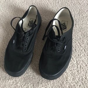 Authentic Van’s VERY LIGHT USE.